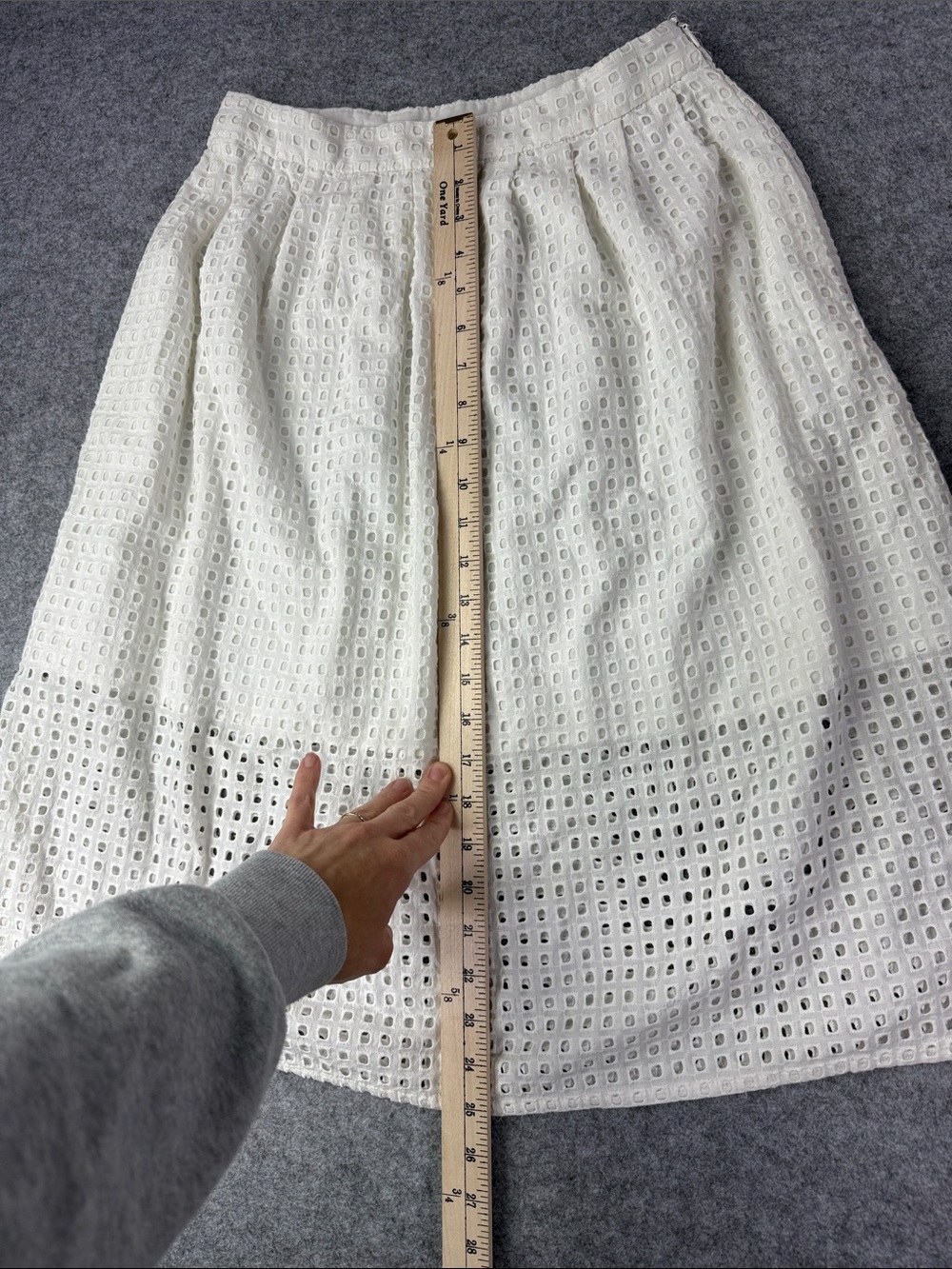 Zara White Eyelet A-Line Skirt - Picture 4 of 5